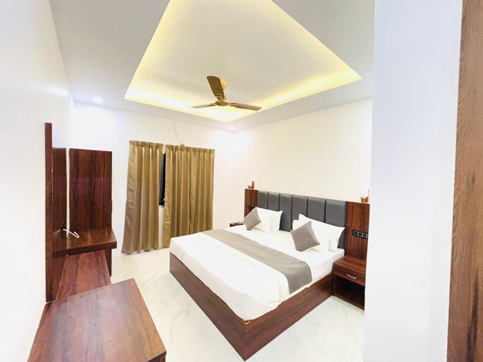 Hotel Omkar Palace Ayodhya Exteriér fotografie